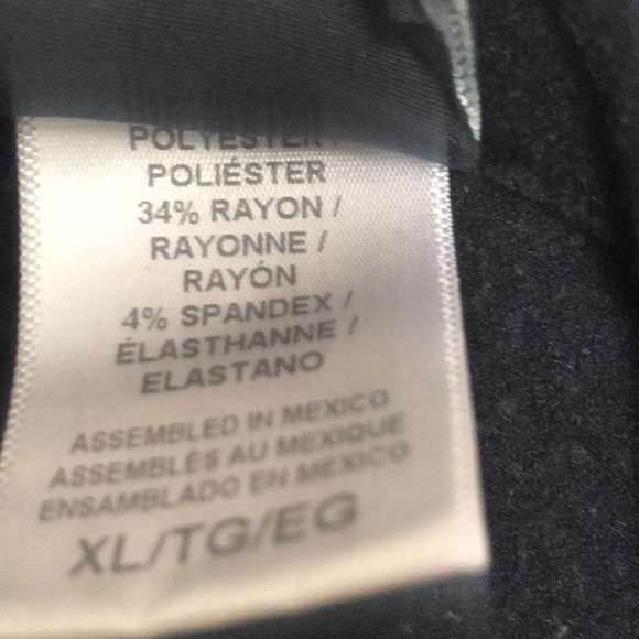 Bobeau long sleeve wrap with button - Picture 3 of 5